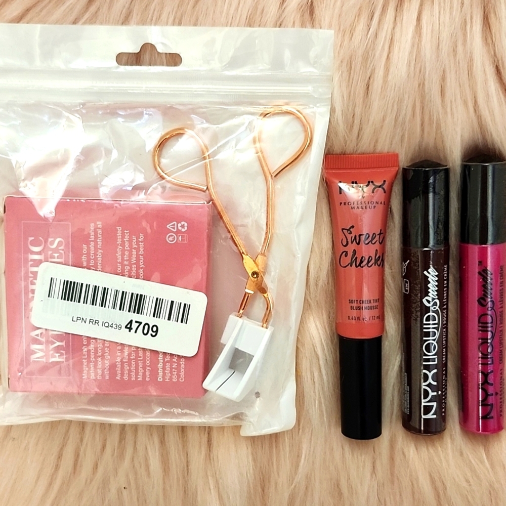 Brand New 4CT. BUNDLE NYX COSMETICS 💄 & MAGNETIC EYELASHES